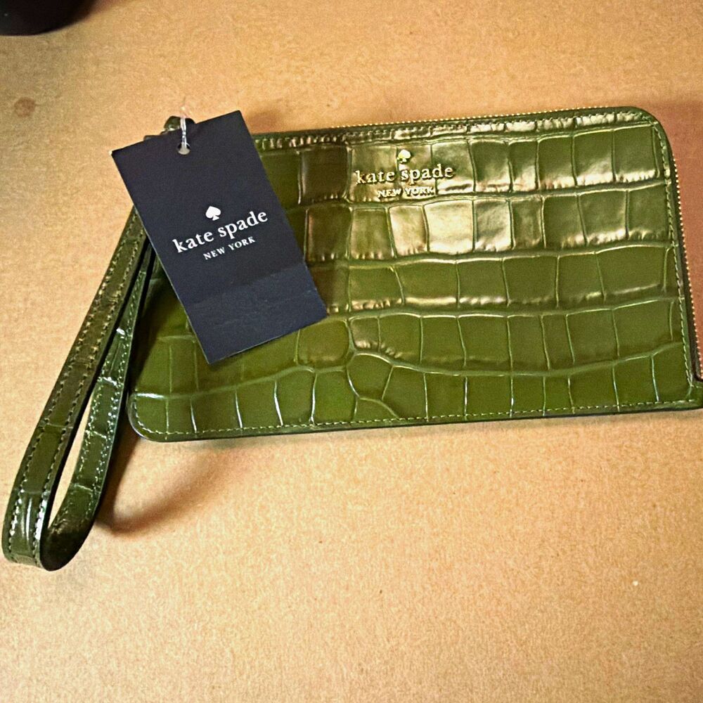 Kate Spade New York Green Croc Embossed Zip Wristlet Wallet Logo Folding